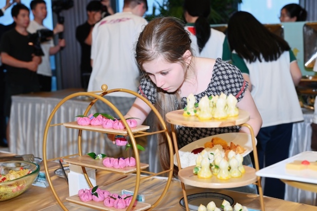 “中国热”握续升温：当文静在双向奔赴中相见